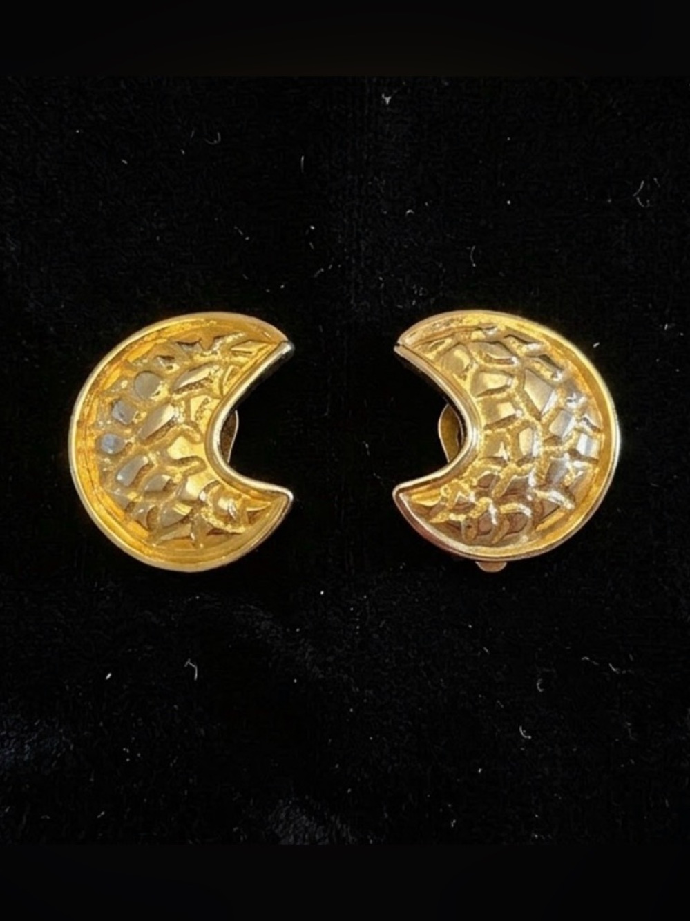 #312 PAOLO GUCCI Vintage 1980’s Gold-tone Clip-on Earrings